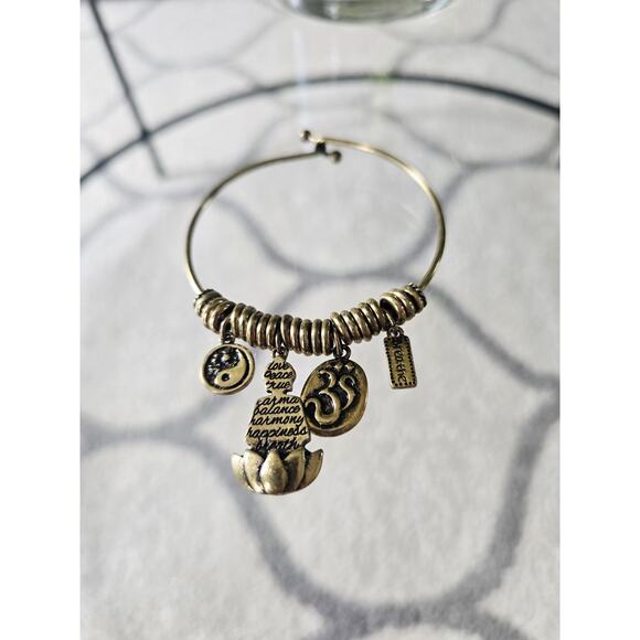 Bansri Breathe Charm Brass Bacelet New - Picture 2 of 2